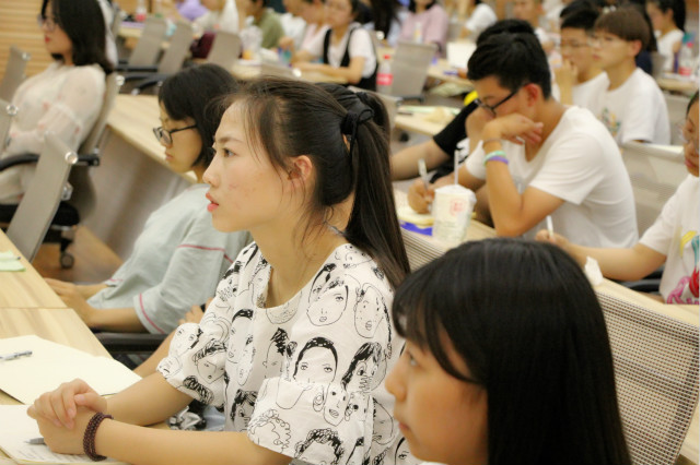 青马完满骨干班师生以创意写作思维共话创意与极致