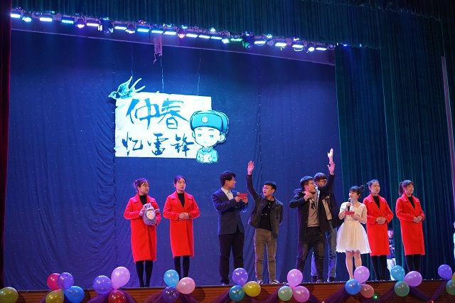 “仲春忆雷锋”主题晚会精彩上演 重温“雷锋精神”——第102期乌马河周末文化广场主题晚会