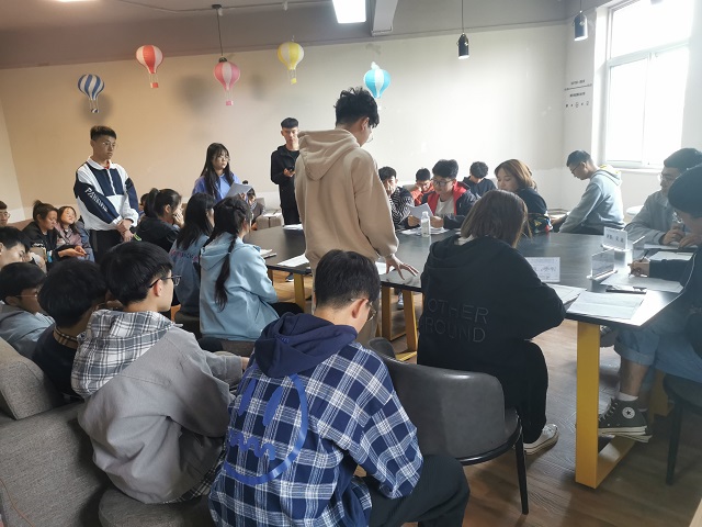 【完满班级】“谁语争锋”主题班级辩论赛——软件1802班完满班级活动