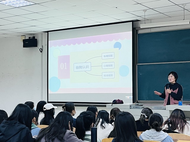 【辅导员说完满】择己所长 择世所需——商务英语学院2021级辅导员说完满