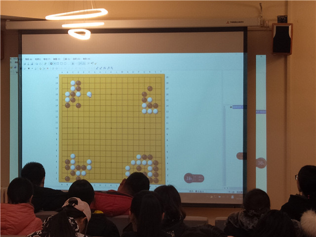 【社团快讯】艺雅棋社开展围棋教学活动
