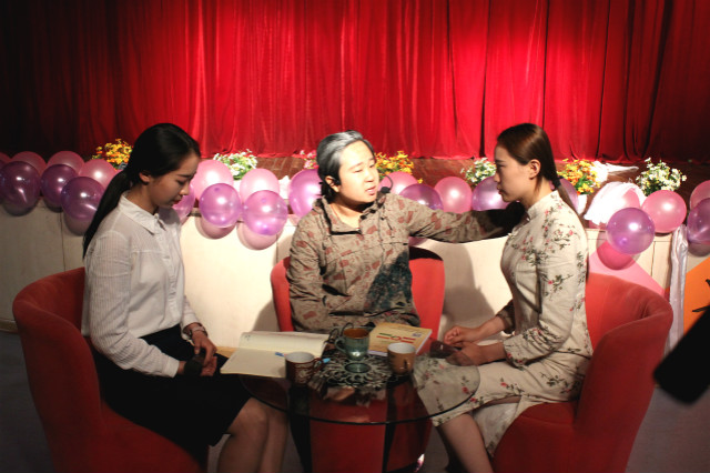 【剧评】让和平之风吹散弥漫硝烟——舞台剧《战争的回声》