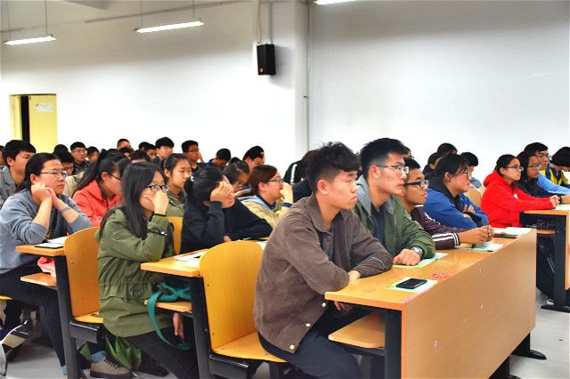 【辅导员说完满】一班一建设 超越新自我——经管系17级辅导员说完满之“完满班级建设”交流会