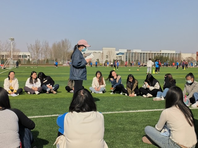 【完满团支部】雷锋精神我传承 青春闪耀新时代——商务英语学院英语2215班完满团支部活动
