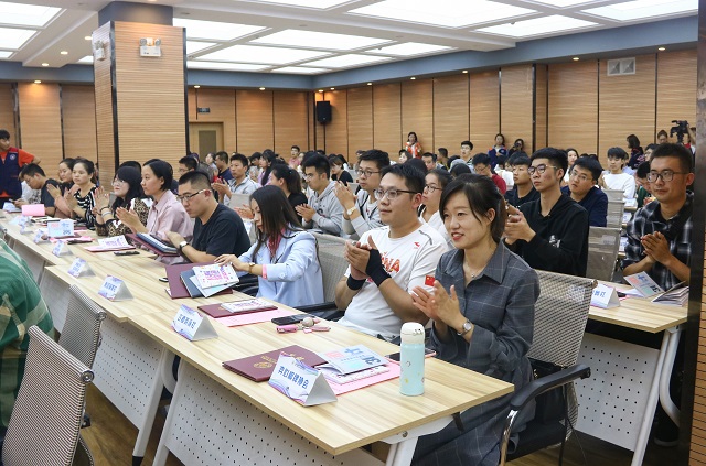 凝共识 促发展——学生社团指导老师见面会顺利召开