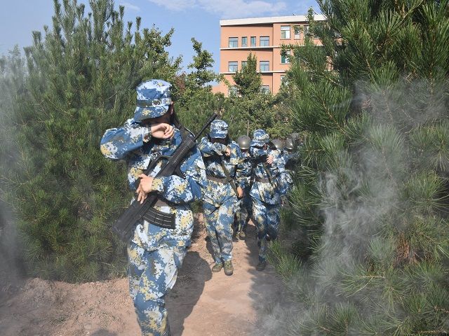 青春铭刻迷彩 军旅蜕变成长——食品与环境学院2021级新生军训纪实