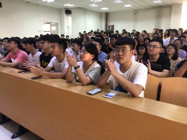 【辅导员说完满】接力护水 延续青春——大数据学院、信息工程学院2017级辅导员说完满