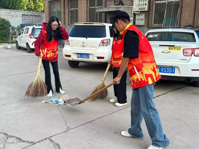 青春志愿行 真情暖人心——经济与管理学院主题党日活动