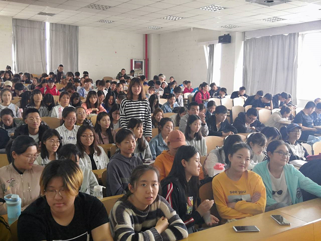 【辅导员说完满】安全需谨记 警钟要长鸣——食品与环境学院2018级辅导员说完满