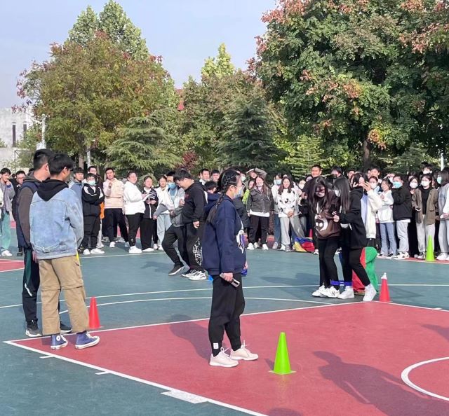 穿越封锁线 实现零距离——大数据学院、信息工程学院第一届全能王大比拼