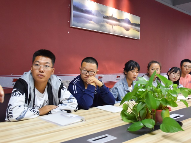 【院长座谈会】沟通筑桥梁 交流促成长——食品与环境学院2021级新生座谈会