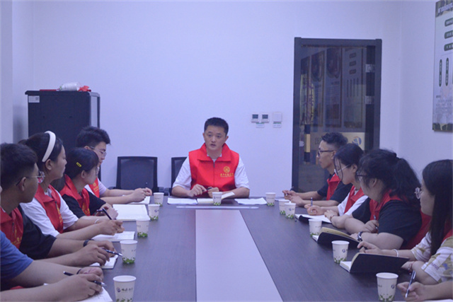 【三下乡】芳华待灼 砥砺深耕 赴约“鹏飞”共谈商话——淬炼·国际商学院青年益行发展成就观察团