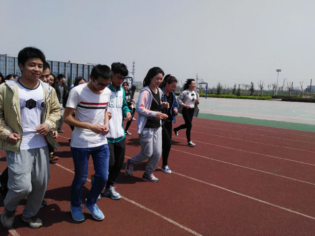 【完满班级】抚摸青春的翅膀 轻触梦想的灵魂