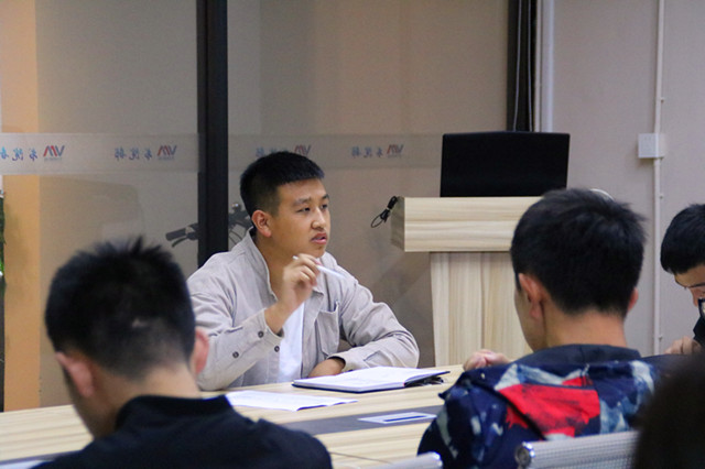 提高警觉性 走好的学生会的路——智能工程学院举办学生干部座谈会