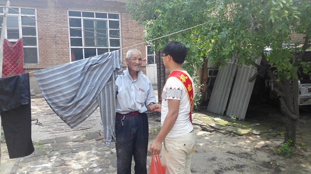 【三下乡】为孤寡老人送爱 向革命老人致敬