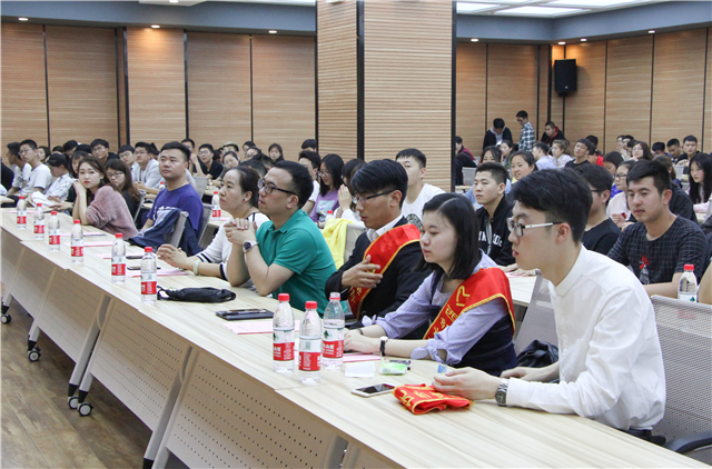 【西部计划】西部志愿情 青春中国梦——我院召开2018年大学生志愿服务西部计划新疆专项宣讲会