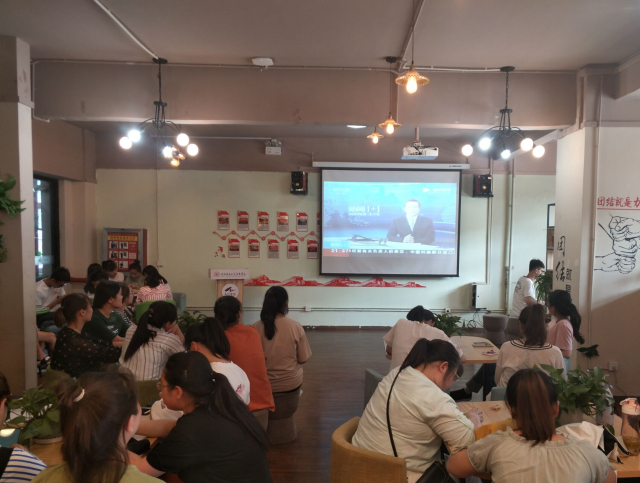 【完满班级】点亮公益之路 筑梦完满前行——经济与管理学院六月完满班级活动纪实(一)