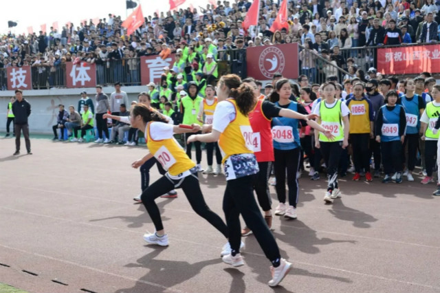 【直击运动会】一样的冠军 不一样的心情