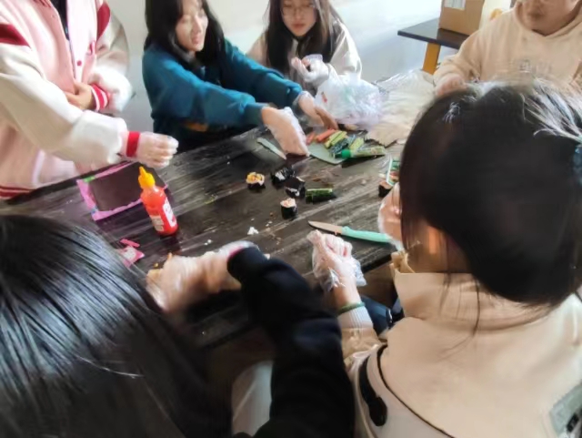 【完满团支部】寿司DIY 快乐卷起来——大数据学院、信息工程学院网工2202完满团支部活动
