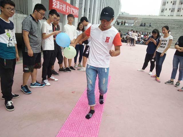 【完满班级】愿你我的青春 鲜艳灿烂——淬炼商学院“艺”动青春主题活动(十一)