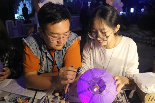 温暖金秋 智达同行——智能工程学院、三达书院第三届中秋花灯节活动