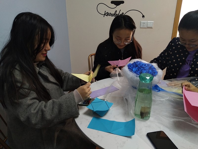 【完满班级】我为艺狂 艺术畅想——外国语言文学系涉外1601班、英语1603班12月完满班级活动