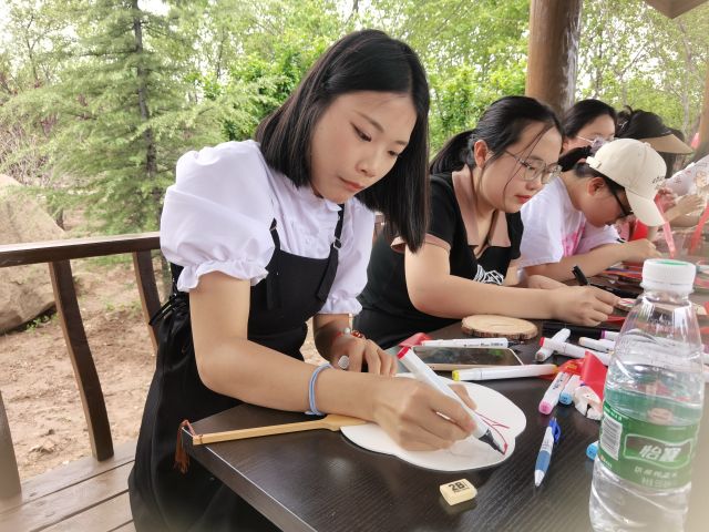【完满团支部】留住春天 热拥盛夏——经济与管理学院经管2201班、金融2202班完满团支部活动