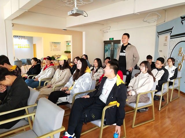 【完满班级】学习雷锋 树立新风——食品与环境学院食安1801班完满班级活动