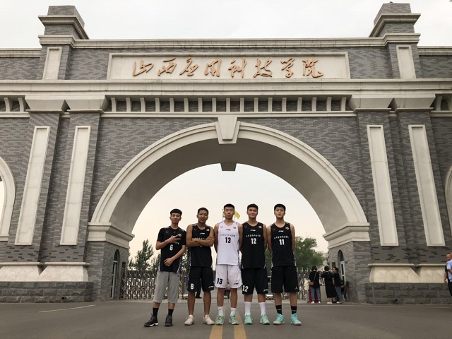 闪光的信院第262期:绿茵场上“篮”不住的闪光少年