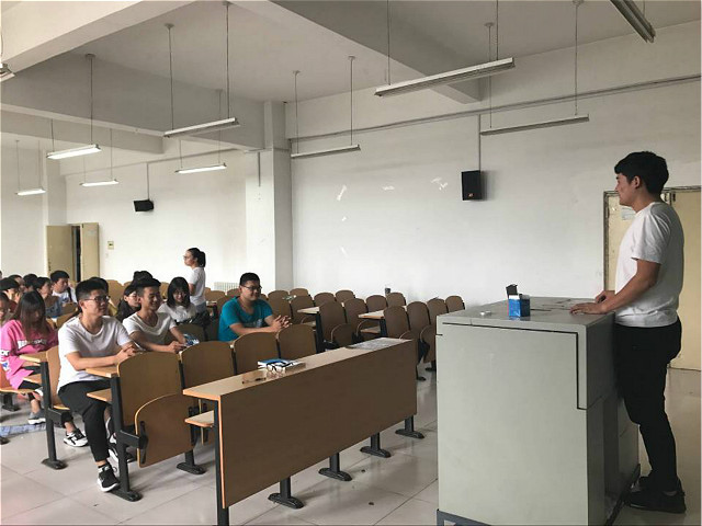 【完满班级】艺术源自生活 涂鸦剪纸充实青春——经济与管理学院举办6月份完满班级系列活动（五）