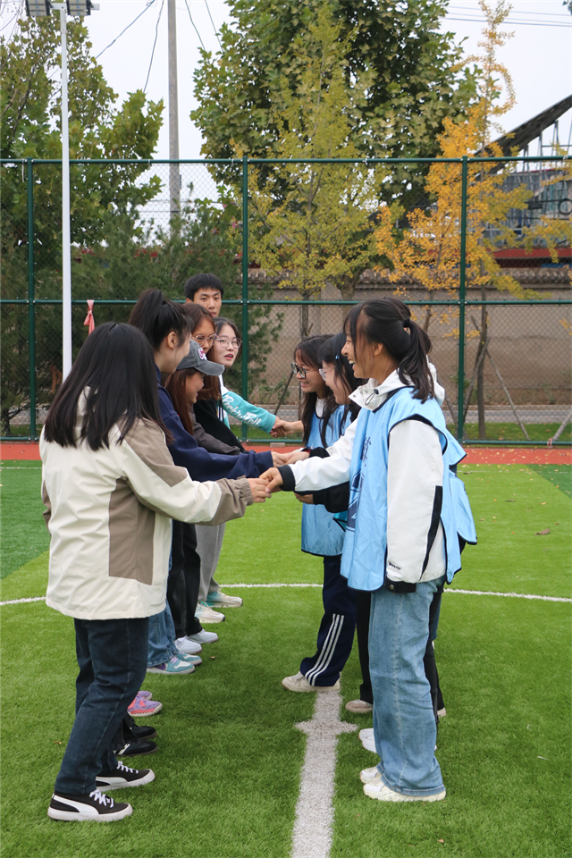 商务英语学院“橄”于突破 勇“橄”向前——“橄”作敢为 热血与激情的碰撞 团结与正直的交融