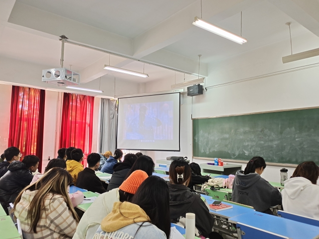 【完满班级】青春无畏 逐梦扬威——艺术传媒学院数媒2001班体育教学观影活动