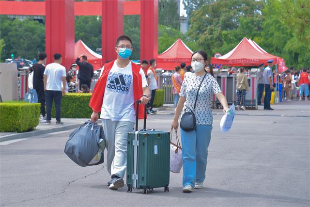 【迎新纪实】以“心”迎新 学生志愿者助力我校2021年迎新工作