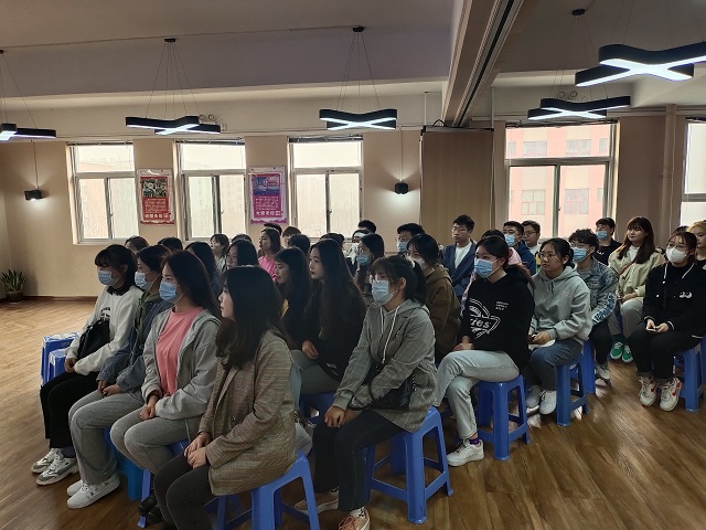 【完满班级】不忘初心跟党走 学习雷锋好榜样——淬炼商学院营销1802班完满班级活动