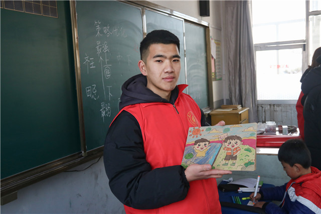让花蕾在阳光下绽放——我校志愿者为范村小学捐赠“小梦想+”爱心图书角