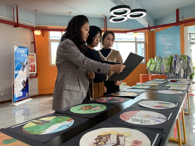 【1+1＞2】重阳节——敬老、爱老手绘传递爱心教学实践