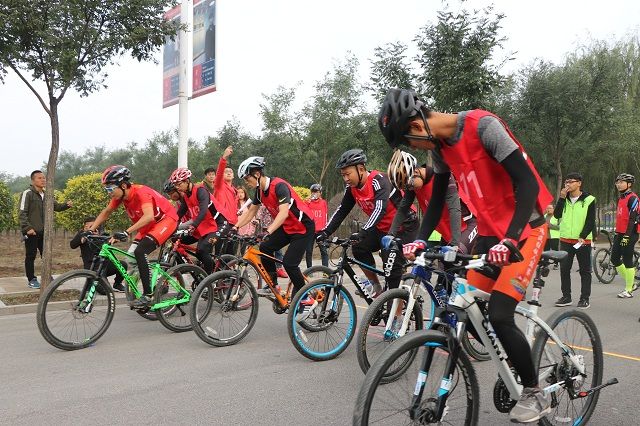 【信院力量·体联】寒秋冷风飒飒  青春活力依旧