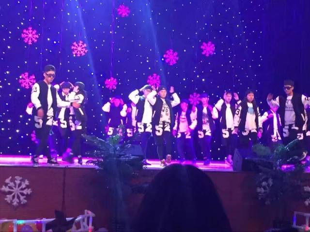 闪光的信院第194期:“佳”人执玉玺 必先承其重——吴佳玺