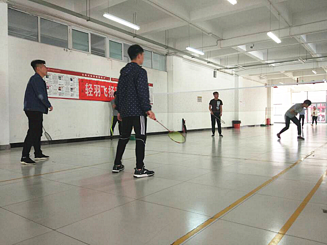 【缤纷百团】轻羽飞扬羽毛球社激情拉开“羽林争霸”羽毛球赛