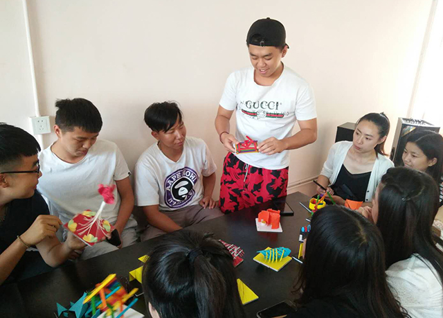 【完满班级】无形思绪变有形展示——艺术传媒学院2014级视觉专业举办完满班级活动