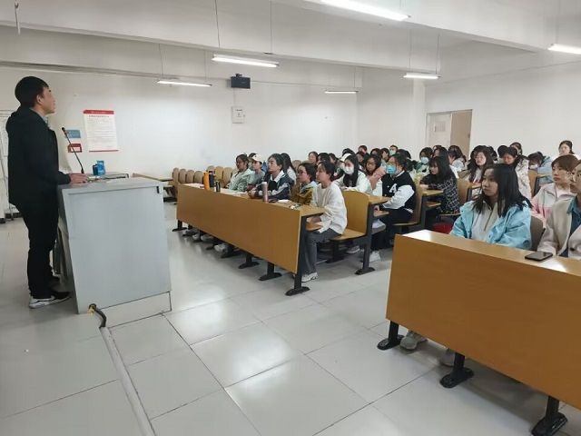 【辅导员说完满】放飞新梦想 领跑新时期——食品与环境学院2022级辅导员说完满活动