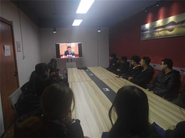 【主题团日】砥砺奋进四十年 青春献礼谱新篇——淬炼商学院17级开展主题团日活动