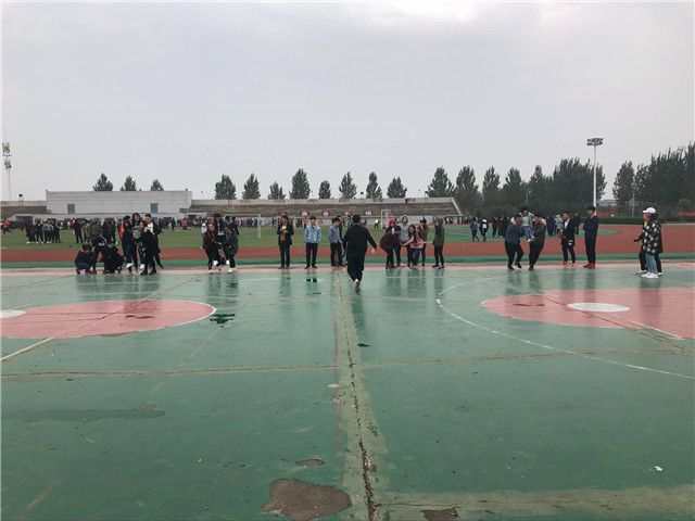 【完满班级】奔跑吧青年·迷你撕名牌大作——经济管理系国贸1601班举办完满班级活动战