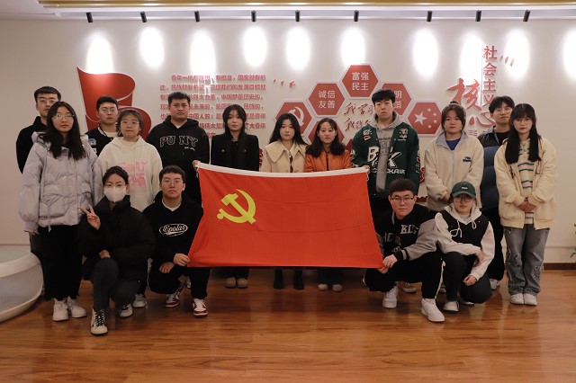 红色之火熊熊不熄 向阳生长永不彷徨——经济与管理学院第二届红色剧本杀主题党日活动