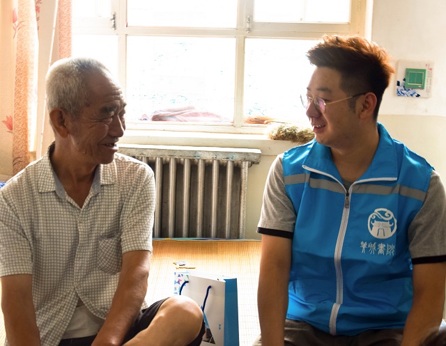关注乡村发展与党建之路 前行中追寻榜样力量