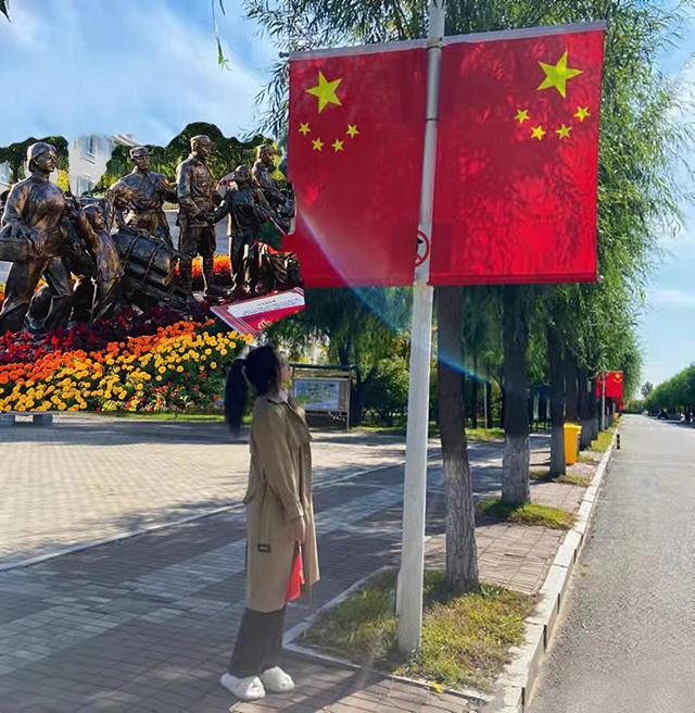 传承红色基因 向国旗敬礼——艺术传媒学院2021级新生欢庆国庆特别活动