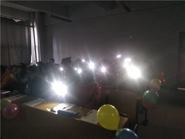 【完满班级】勤双手之劳 创生活之美——淬炼商学院举办“创”享青春主题活动（二十）