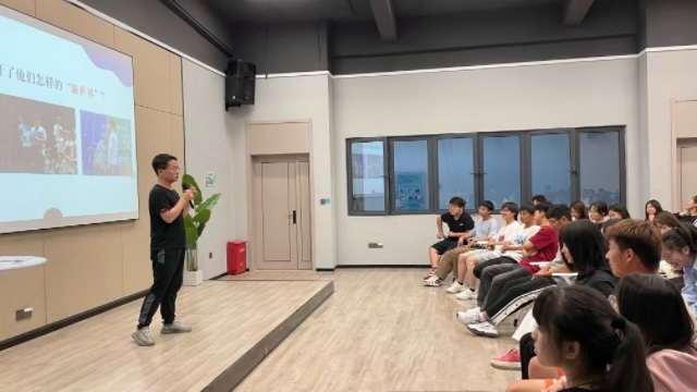 【辅导员说完满】University=unity+diversity——经济与管理学院2022级辅导员说完满活动