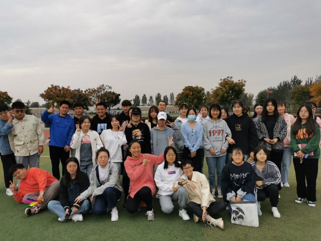 【完满班级】挥洒童趣  舞动青春