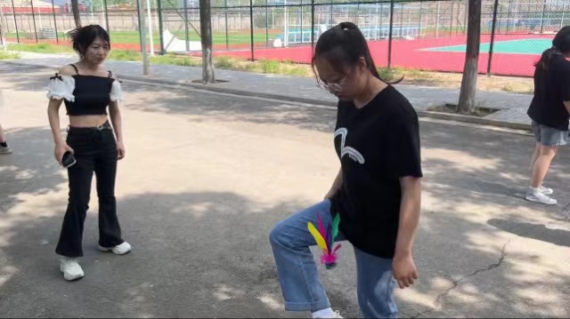 【完满团支部】乱花“毽”欲迷人眼——淬炼·国际商学院财务（专升本）2206班完满团支部活动